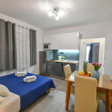 Apartament *