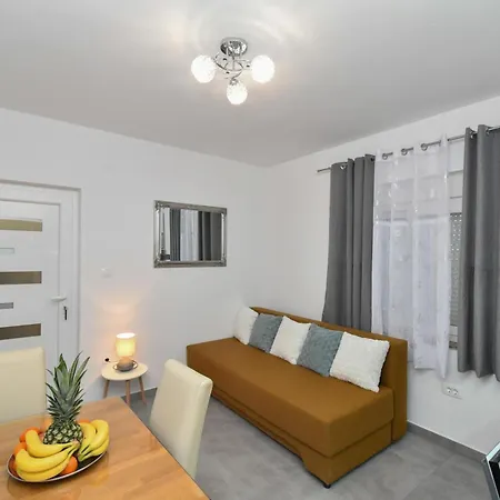 Apartament *